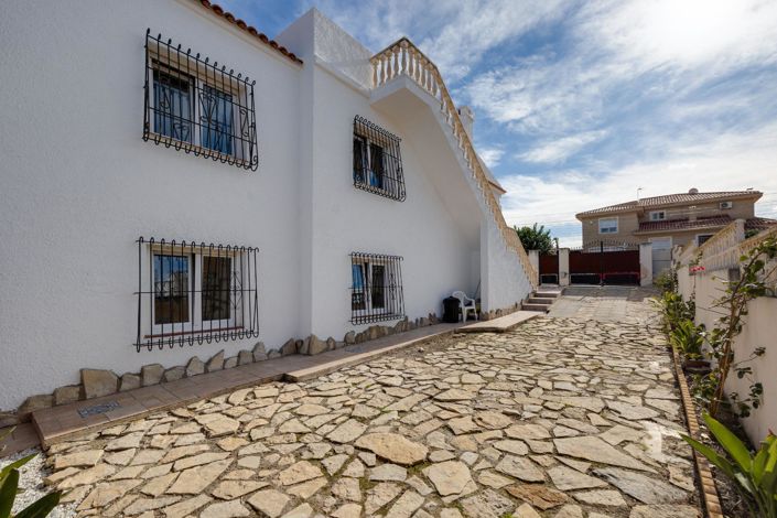 Image No.35-3 Bed Villa for sale