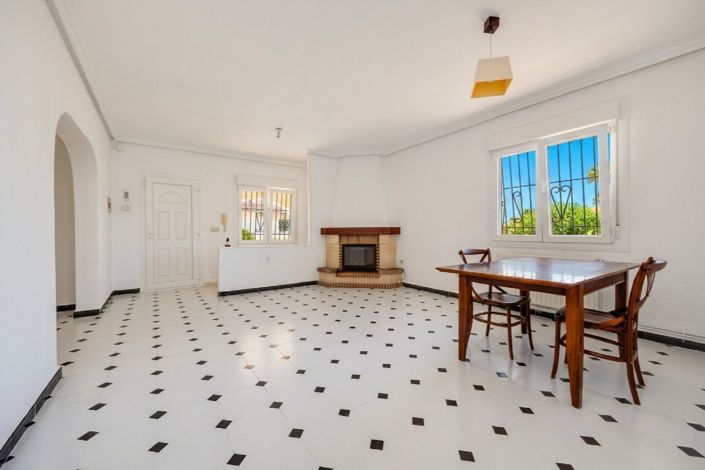 Image No.4-3 Bed Property for sale