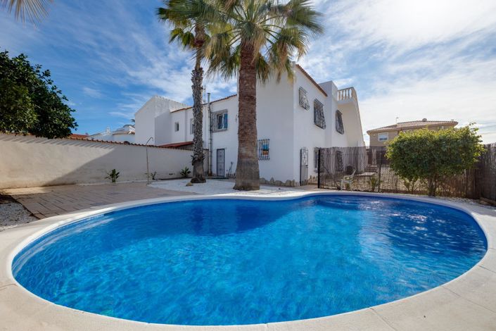 Image No.43-3 Bed Property for sale