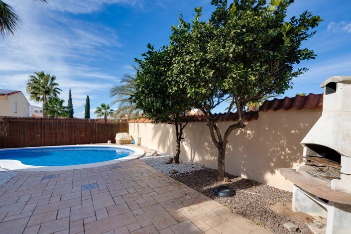 Image No.45-3 Bed Property for sale