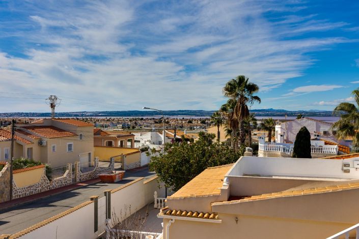 Image No.47-3 Bed Property for sale