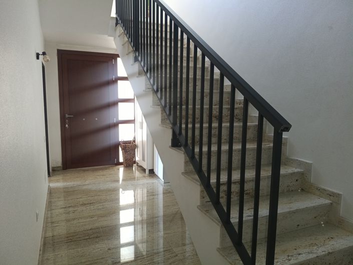 Image No.11-4 Bed Townhouse for sale