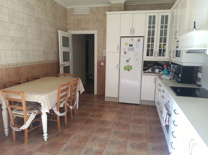 Image No.19-4 Bed Townhouse for sale