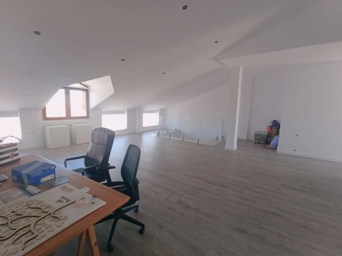 Image No.26-4 Bed Townhouse for sale