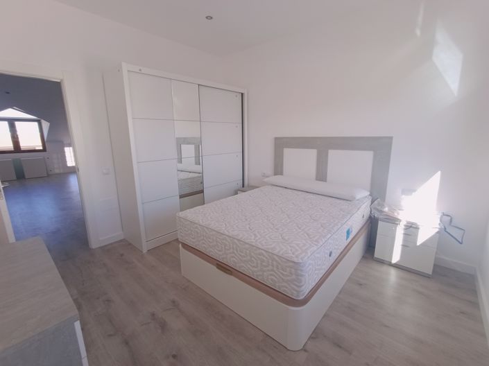 Image No.30-4 Bed Townhouse for sale