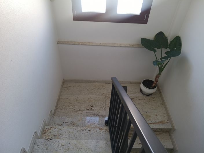 Image No.7-4 Bed Townhouse for sale