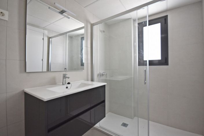 Image No.30-3 Bed Bungalow for sale