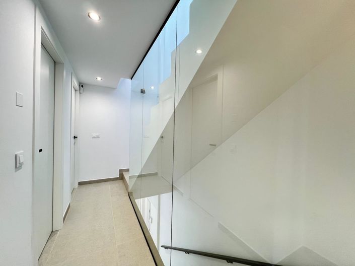 Image No.35-3 Bed Villa for sale