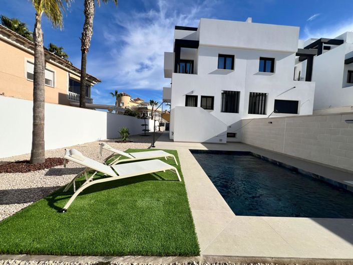 Image No.45-3 Bed Villa for sale