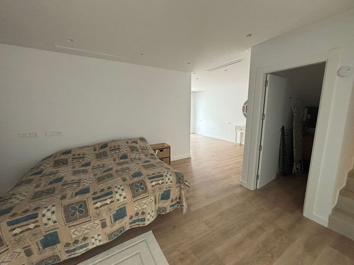 Image No.22-4 Bed Villa for sale