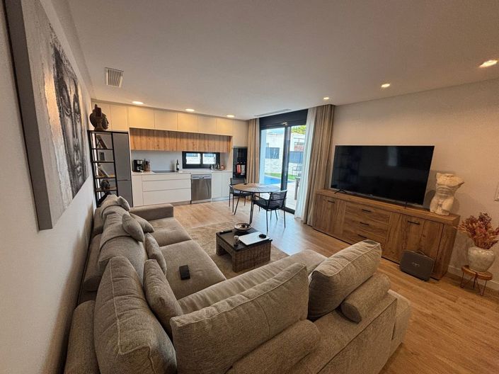 Image No.27-4 Bed Villa for sale