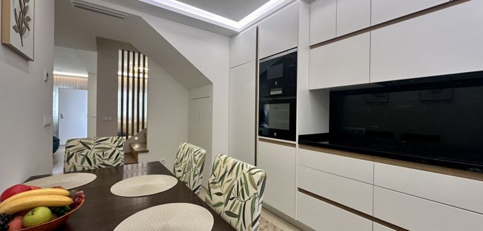 Image No.19-3 Bed Townhouse for sale