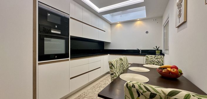 Image No.20-3 Bed Townhouse for sale