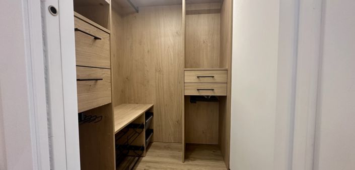 Image No.30-3 Bed Townhouse for sale