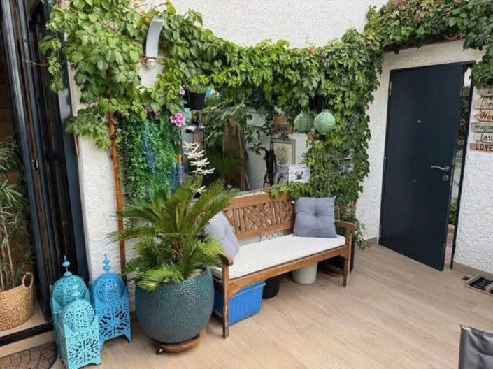 Image No.8-3 Bed Townhouse for sale