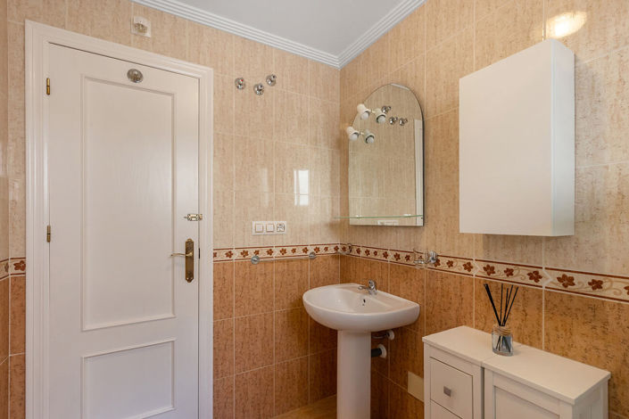 Image No.7-2 Bed Apartment for sale