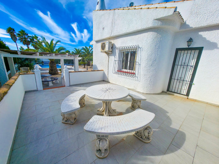 Image No.36-4 Bed Villa for sale