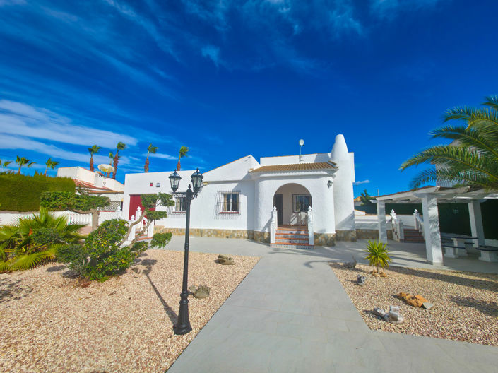 Image No.44-4 Bed Villa for sale