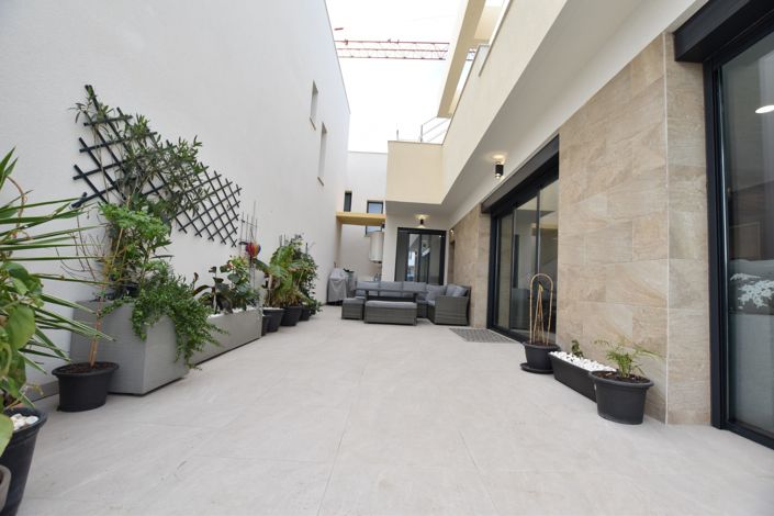 Image No.38-3 Bed Villa for sale