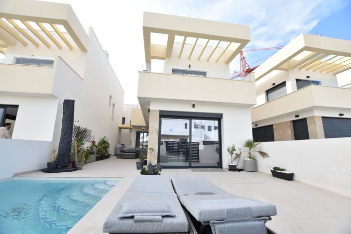 Image No.43-3 Bed Villa for sale