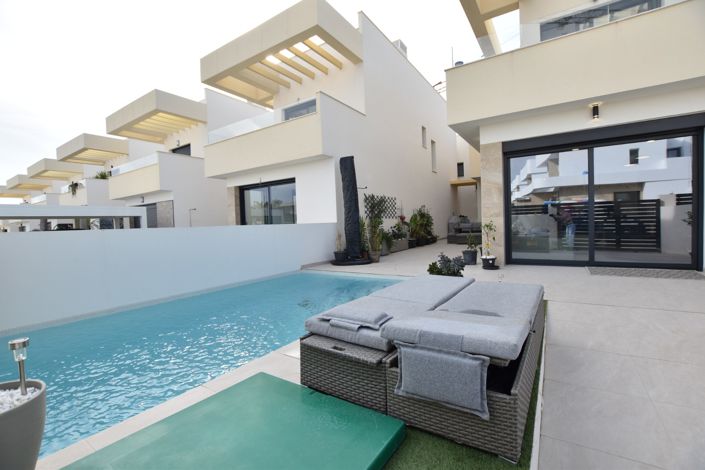 Image No.45-3 Bed Villa for sale