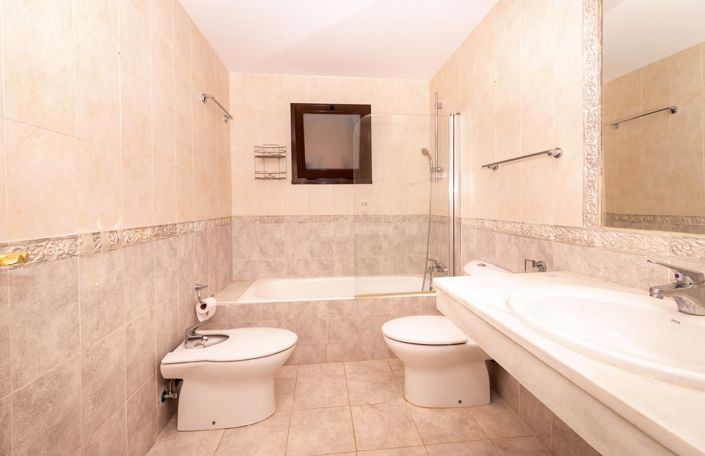 Image No.13-4 Bed House for sale