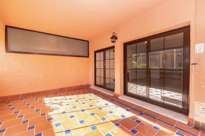 Image No.19-4 Bed House for sale