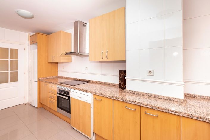 Image No.8-Appartement de 4 chambres à vendre à Estepona