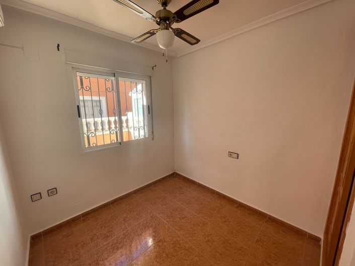 Image No.8-3 Bed Townhouse for sale