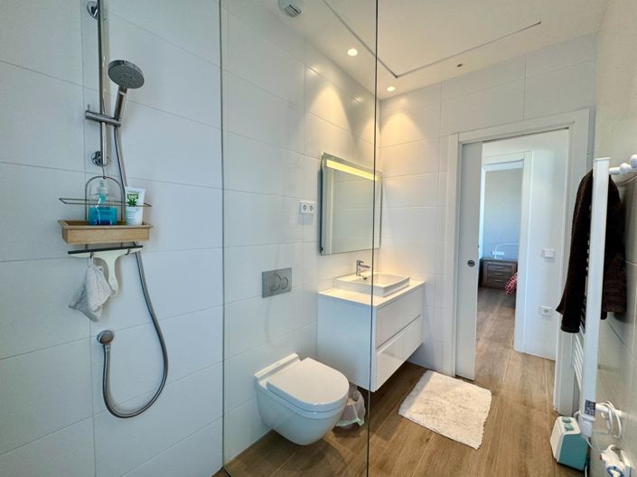 Image No.12-3 Bed Apartment for sale