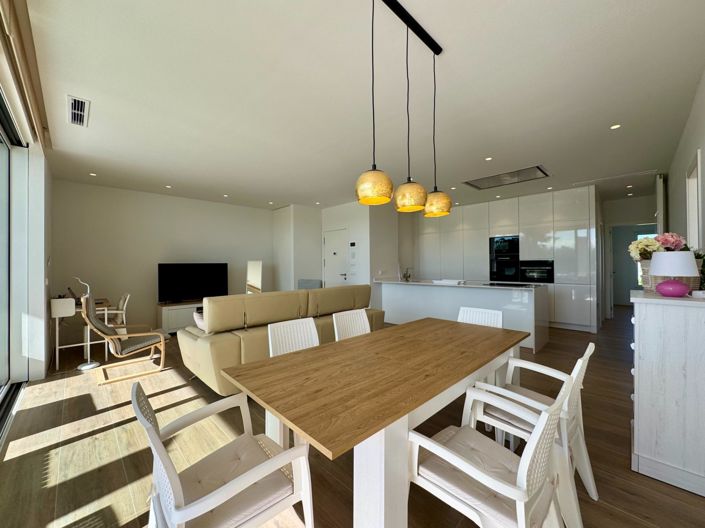 Image No.15-3 Bed Apartment for sale