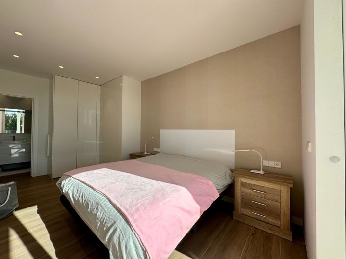 Image No.5-3 Bed Apartment for sale