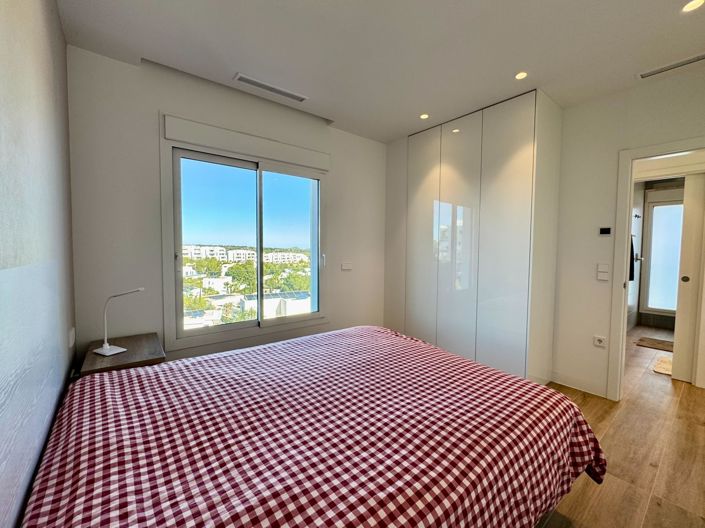 Image No.8-3 Bed Apartment for sale