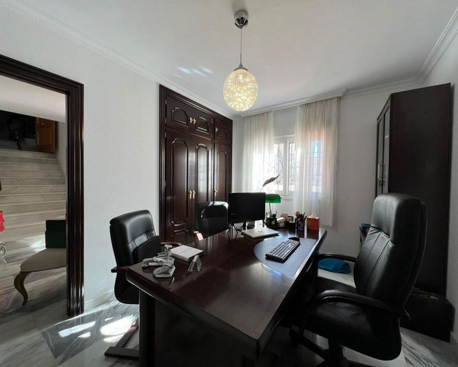 Image No.11-5 Bed House for sale