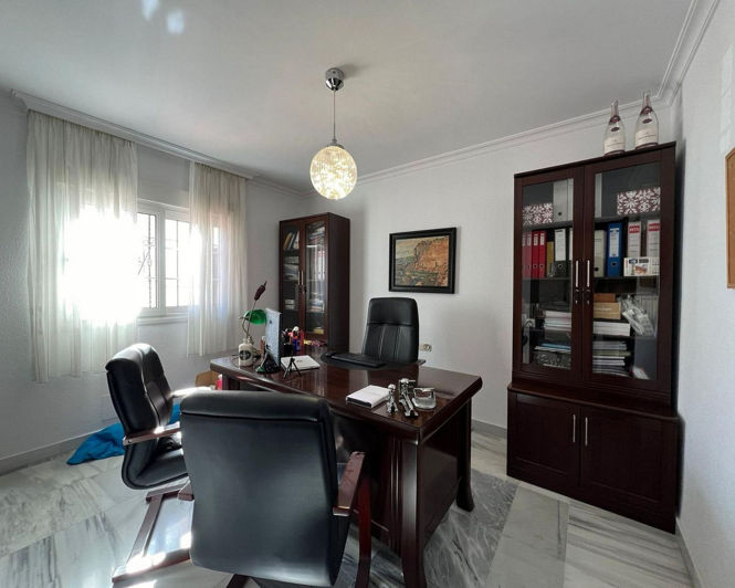 Image No.12-5 Bed House for sale