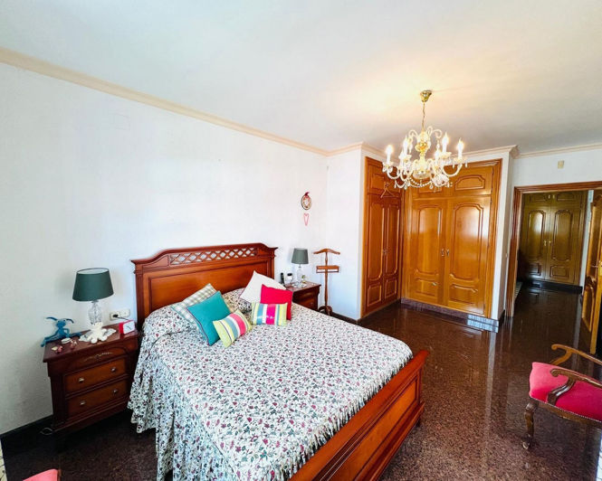 Image No.15-5 Bed House for sale