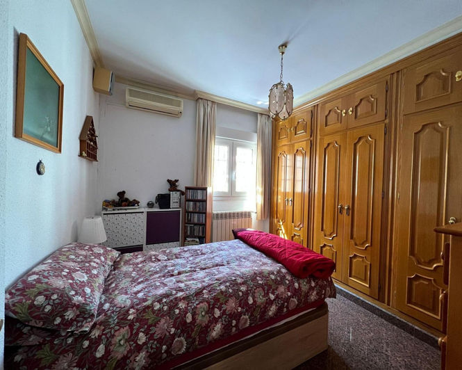 Image No.18-5 Bed House for sale
