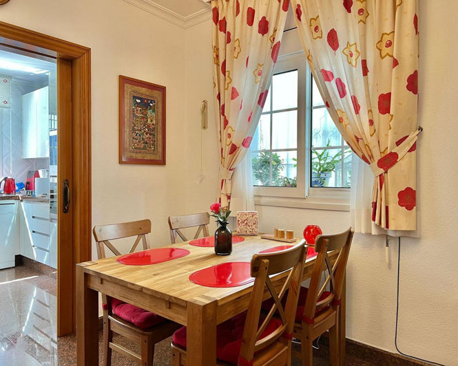 Image No.25-5 Bed House for sale