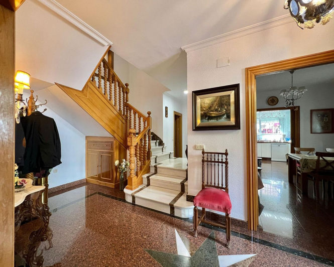 Image No.26-5 Bed House for sale