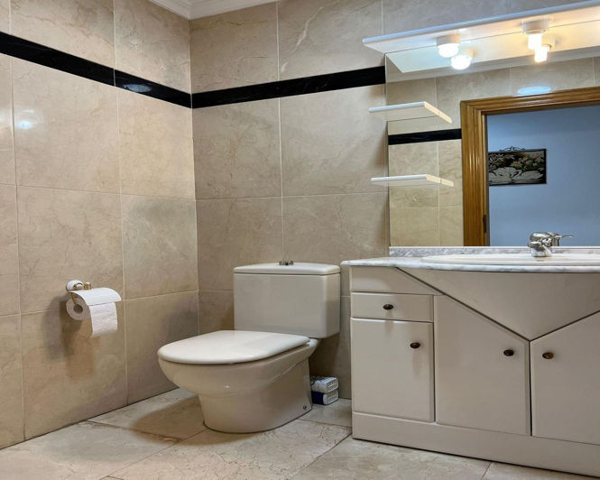 Image No.28-5 Bed House for sale