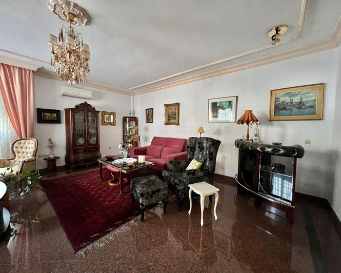 Image No.6-5 Bed House for sale