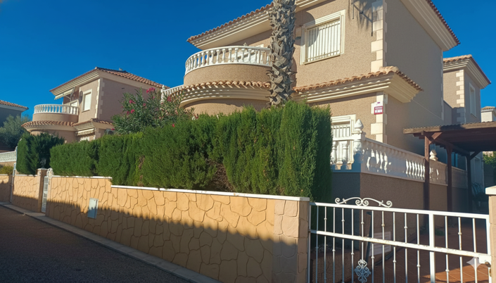 Image No.3-4 Bed Villa for sale