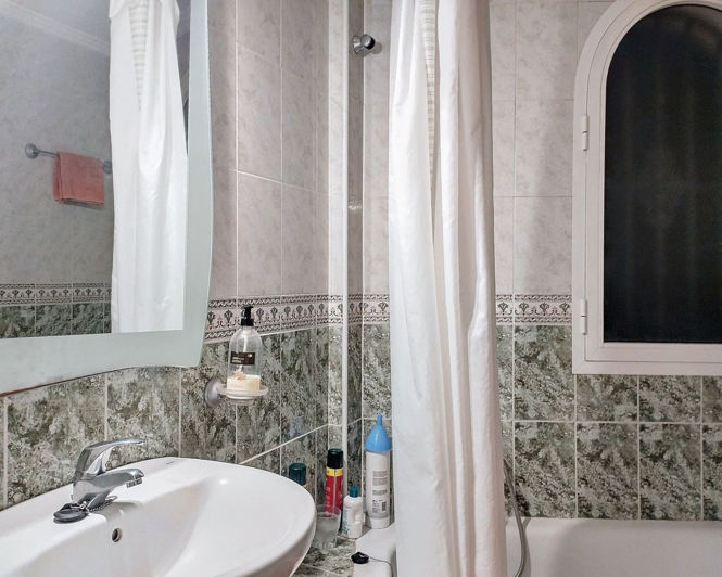 Image No.20-4 Bed House for sale