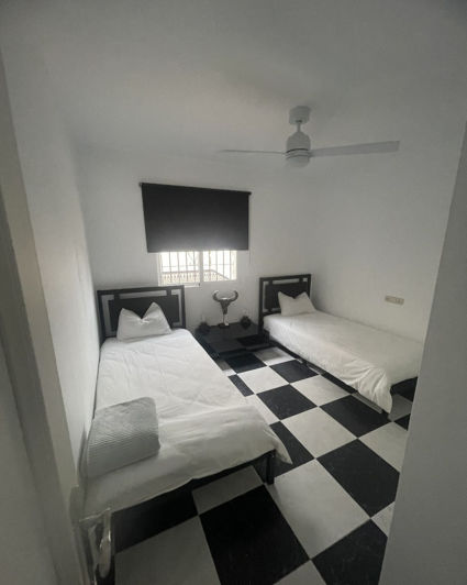 Image No.20-9 Bed House for sale