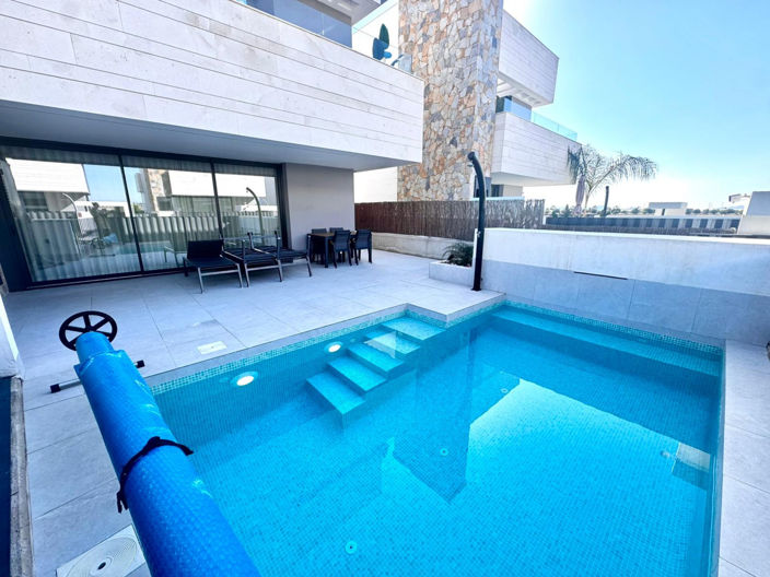 Image No.16-4 Bed House for sale