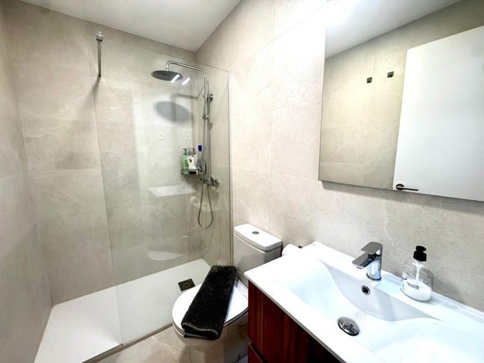 Image No.18-4 Bed House for sale