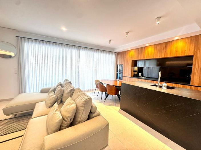 Image No.2-4 Bed House for sale