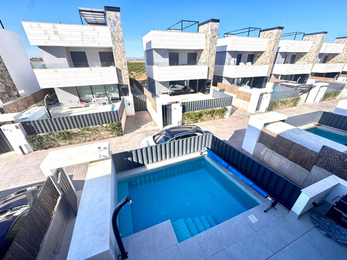 Image No.27-4 Bed House for sale