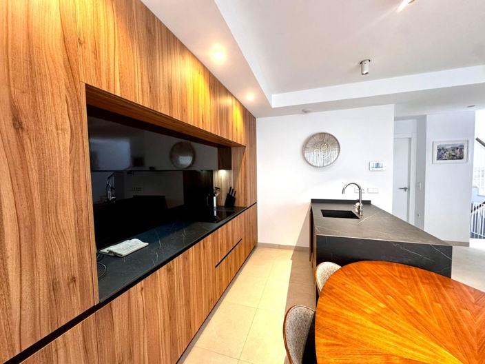 Image No.5-4 Bed House for sale