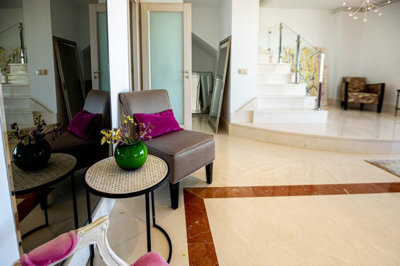 12-53013098fcab6c38b1379cd33298e050